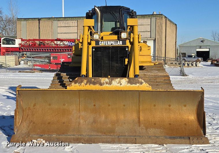 image for item EB1272 1998 Caterpillar D6R LGP dozer