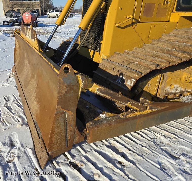 image for item EB1272 1998 Caterpillar D6R LGP dozer