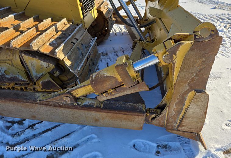 image for item EB1272 1998 Caterpillar D6R LGP dozer