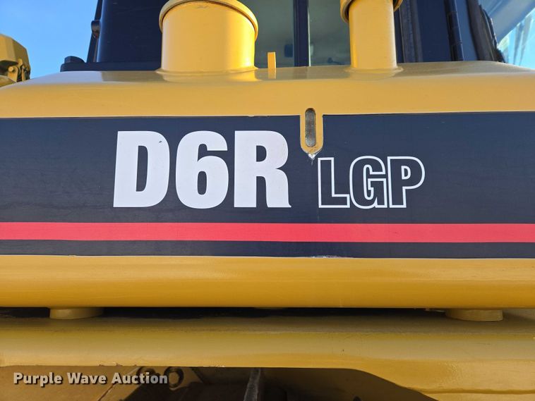 image for item EB1272 1998 Caterpillar D6R LGP dozer