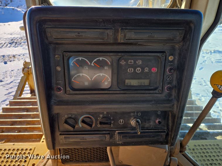 image for item EB1272 1998 Caterpillar D6R LGP dozer