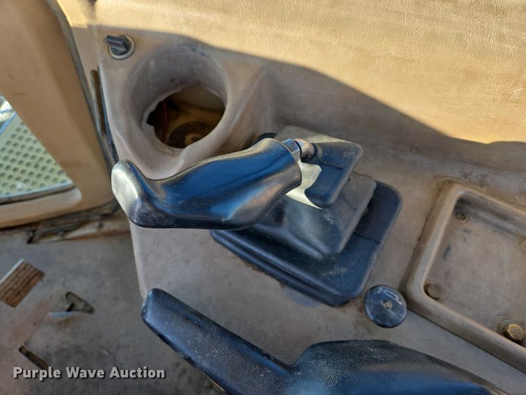 image for item EB1272 1998 Caterpillar D6R LGP dozer