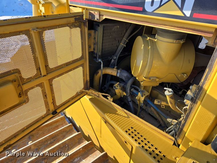 image for item EB1272 1998 Caterpillar D6R LGP dozer