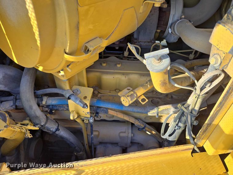 image for item EB1272 1998 Caterpillar D6R LGP dozer