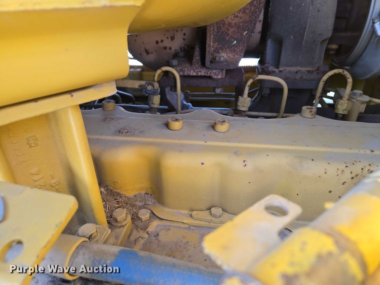 image for item EB1272 1998 Caterpillar D6R LGP dozer