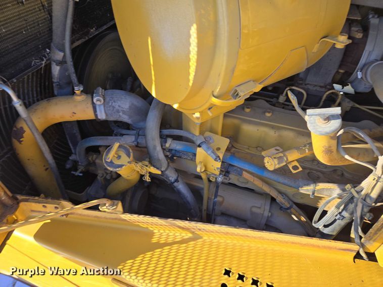 image for item EB1272 1998 Caterpillar D6R LGP dozer