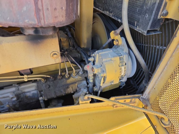 image for item EB1272 1998 Caterpillar D6R LGP dozer