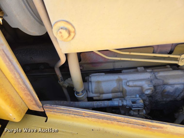 image for item EB1272 1998 Caterpillar D6R LGP dozer