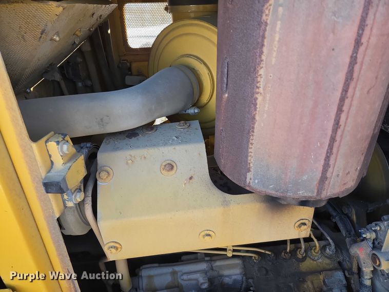 image for item EB1272 1998 Caterpillar D6R LGP dozer