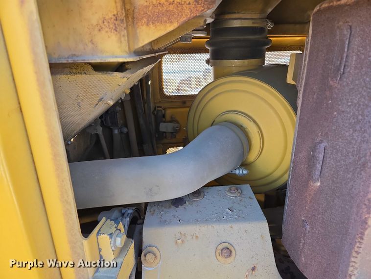 image for item EB1272 1998 Caterpillar D6R LGP dozer