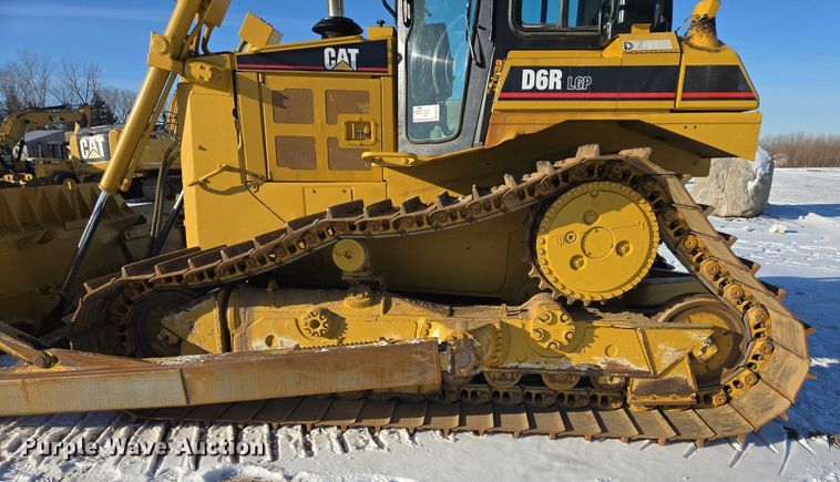 image for item EB1272 1998 Caterpillar D6R LGP dozer