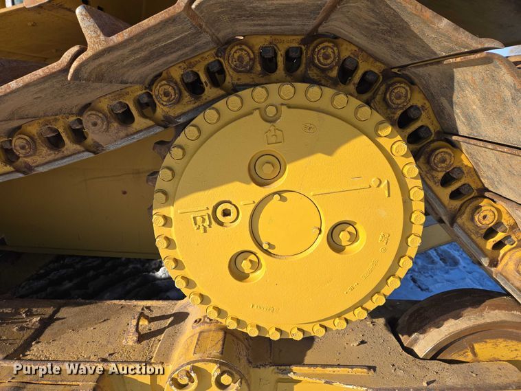 image for item EB1272 1998 Caterpillar D6R LGP dozer