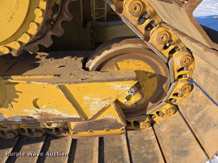 image for item EB1272 1998 Caterpillar D6R LGP dozer