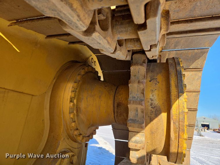 image for item EB1272 1998 Caterpillar D6R LGP dozer