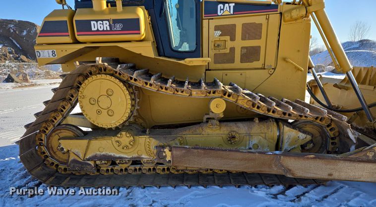 image for item EB1272 1998 Caterpillar D6R LGP dozer