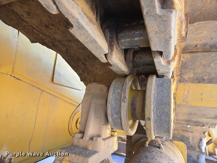 image for item EB1272 1998 Caterpillar D6R LGP dozer