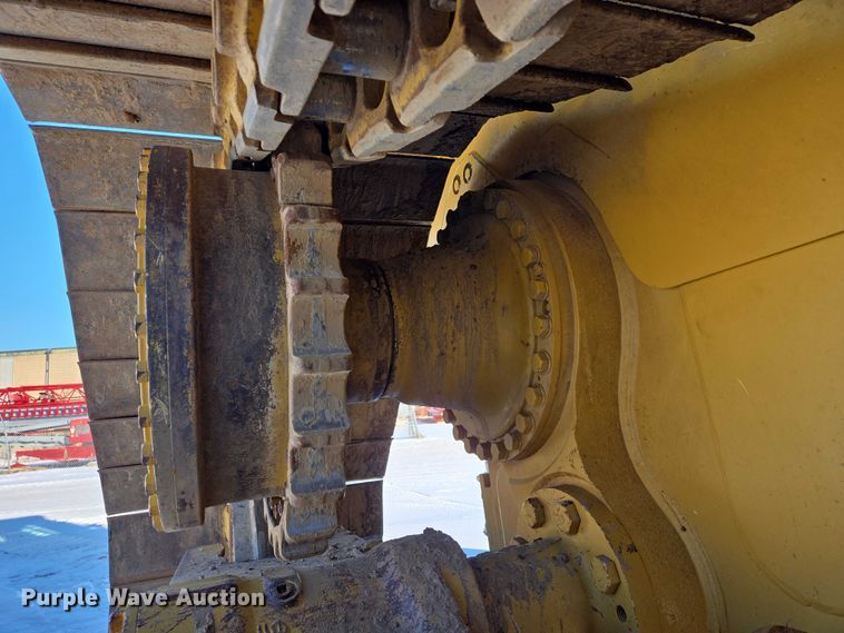 image for item EB1272 1998 Caterpillar D6R LGP dozer