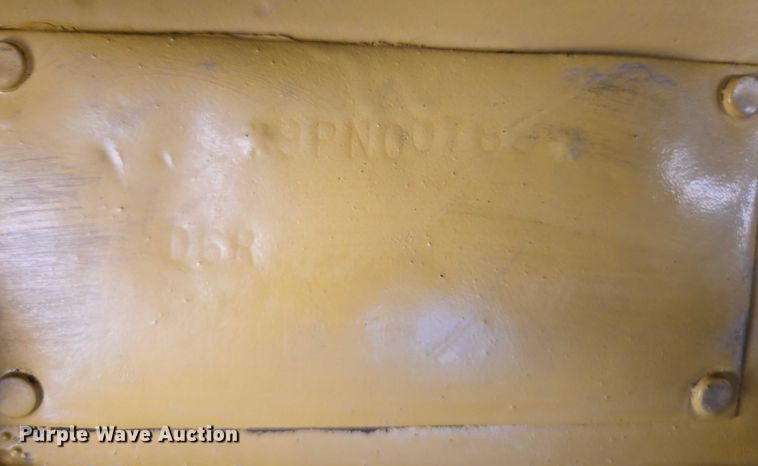 image for item EB1272 1998 Caterpillar D6R LGP dozer