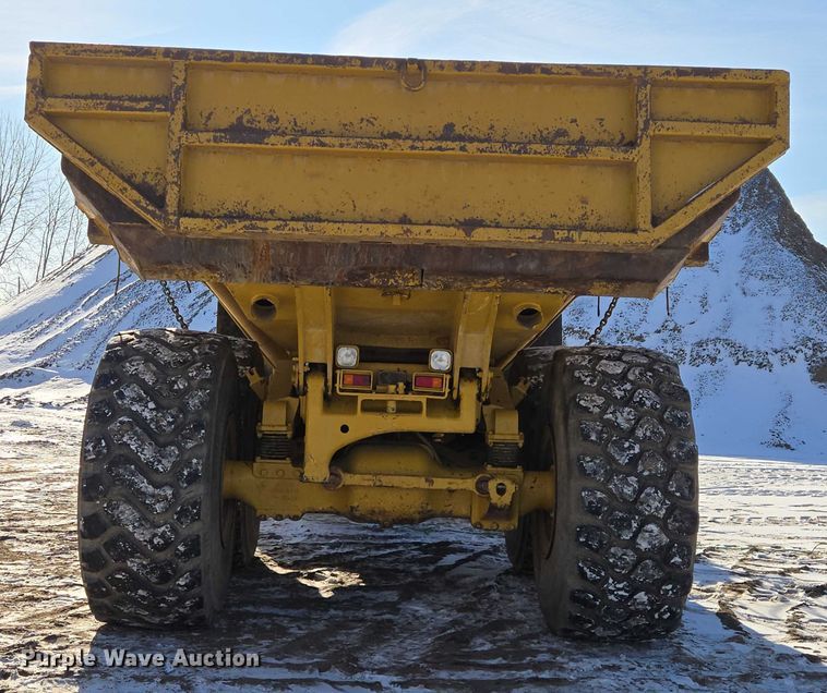 image for item EB1273 2000 Caterpillar D400EII articulated haul truck
