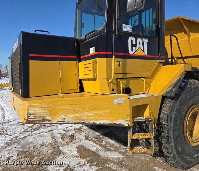 image for item EB1273 2000 Caterpillar D400EII articulated haul truck