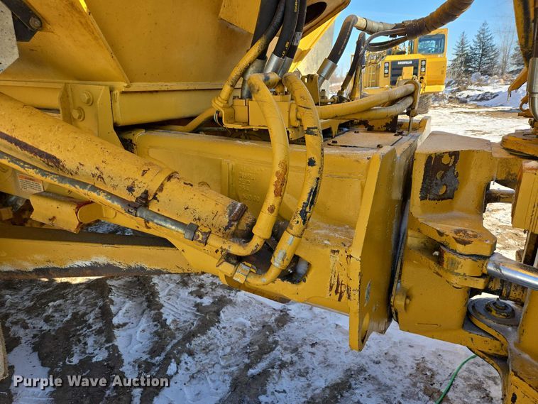 image for item EB1273 2000 Caterpillar D400EII articulated haul truck