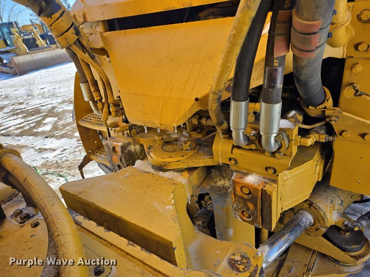 image for item EB1273 2000 Caterpillar D400EII articulated haul truck