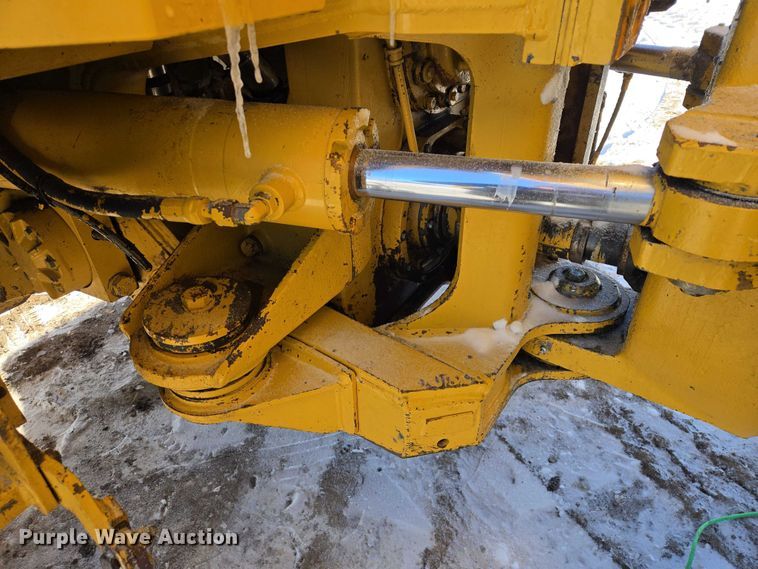 image for item EB1273 2000 Caterpillar D400EII articulated haul truck