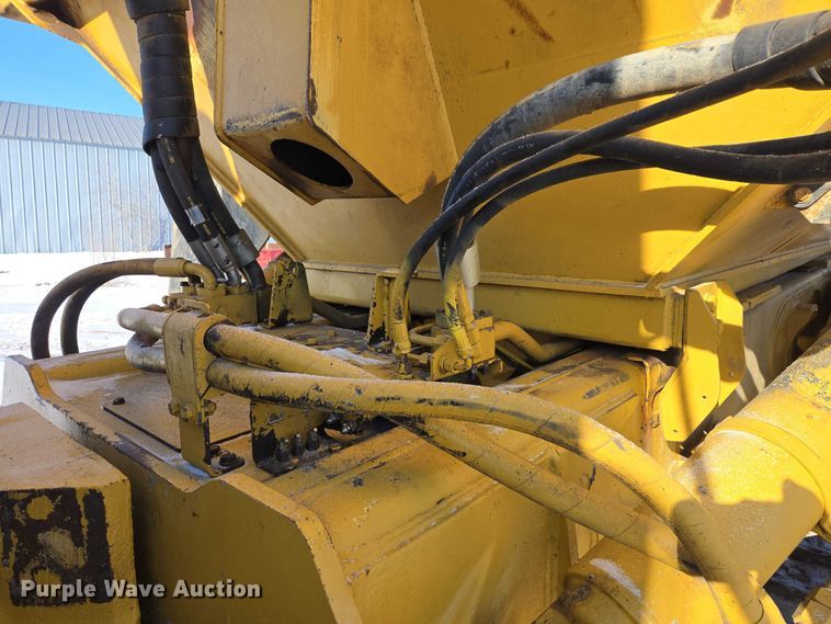 image for item EB1273 2000 Caterpillar D400EII articulated haul truck