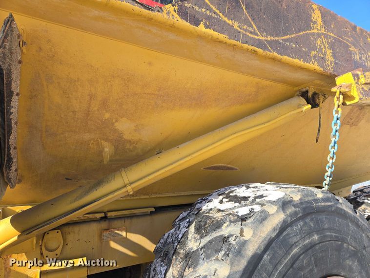 image for item EB1273 2000 Caterpillar D400EII articulated haul truck