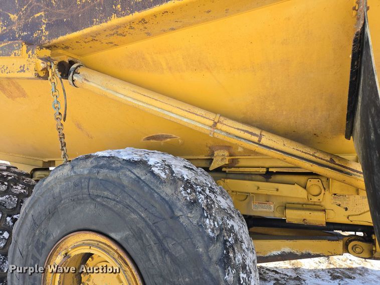 image for item EB1273 2000 Caterpillar D400EII articulated haul truck