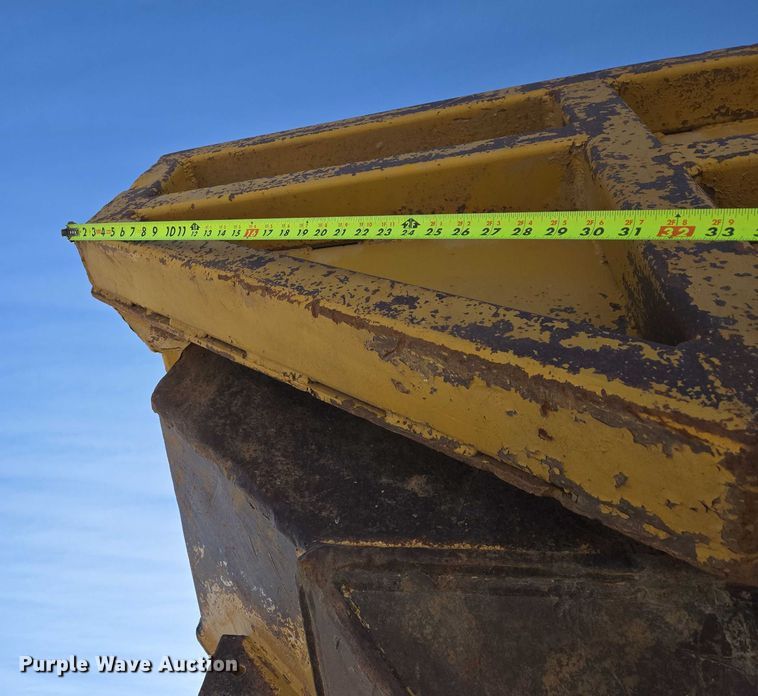 image for item EB1273 2000 Caterpillar D400EII articulated haul truck