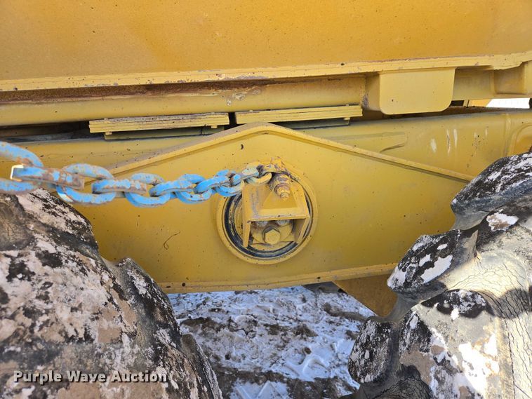 image for item EB1273 2000 Caterpillar D400EII articulated haul truck