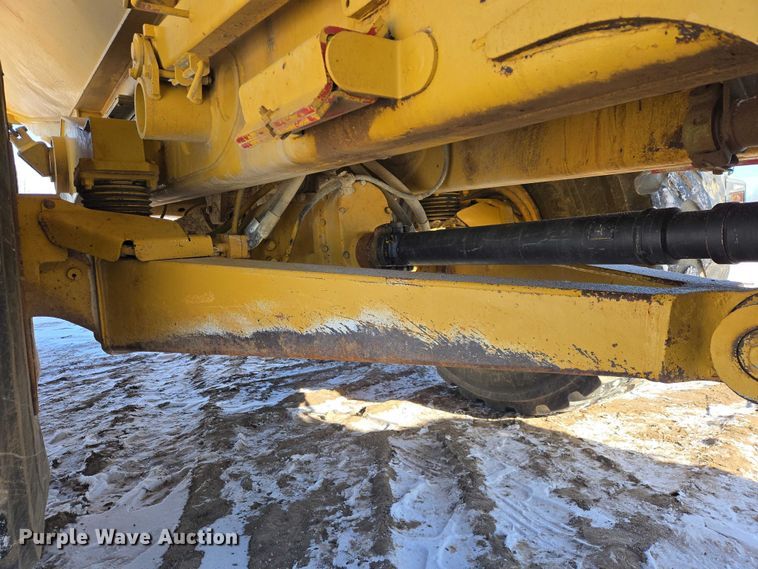 image for item EB1273 2000 Caterpillar D400EII articulated haul truck