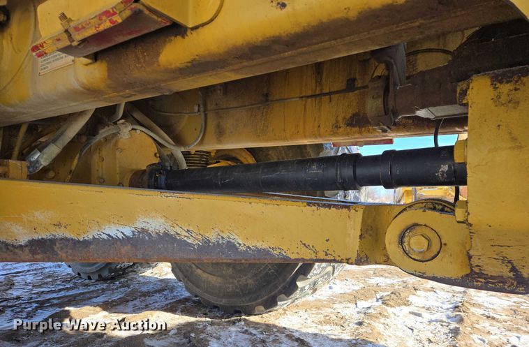 image for item EB1273 2000 Caterpillar D400EII articulated haul truck