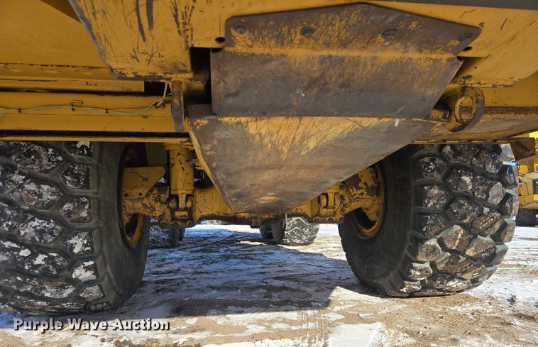 image for item EB1273 2000 Caterpillar D400EII articulated haul truck