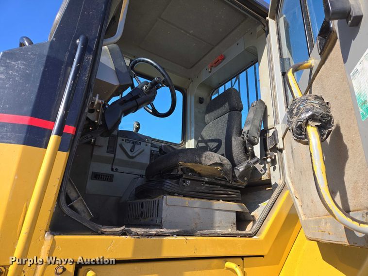 image for item EB1273 2000 Caterpillar D400EII articulated haul truck