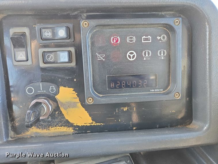 image for item EB1273 2000 Caterpillar D400EII articulated haul truck