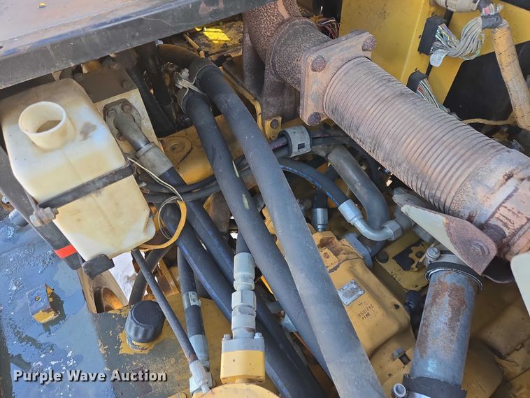 image for item EB1273 2000 Caterpillar D400EII articulated haul truck