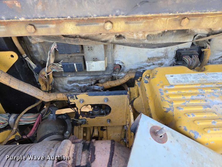 image for item EB1273 2000 Caterpillar D400EII articulated haul truck