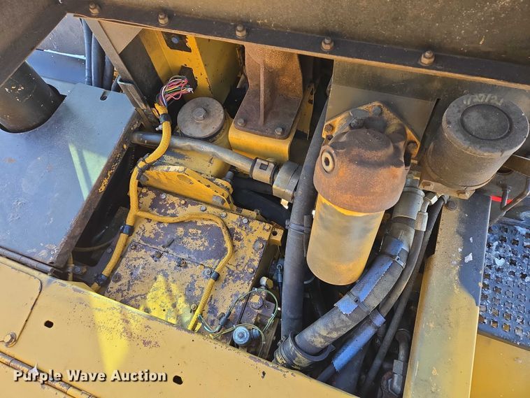 image for item EB1273 2000 Caterpillar D400EII articulated haul truck