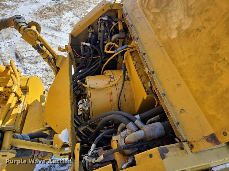 image for item EB1273 2000 Caterpillar D400EII articulated haul truck