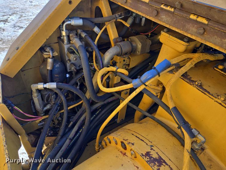 image for item EB1273 2000 Caterpillar D400EII articulated haul truck