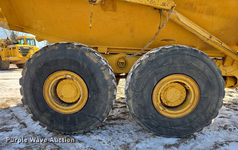 image for item EB1273 2000 Caterpillar D400EII articulated haul truck