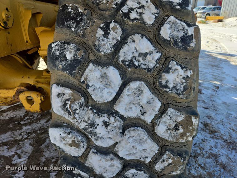 image for item EB1273 2000 Caterpillar D400EII articulated haul truck