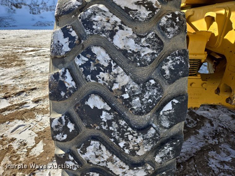 image for item EB1273 2000 Caterpillar D400EII articulated haul truck