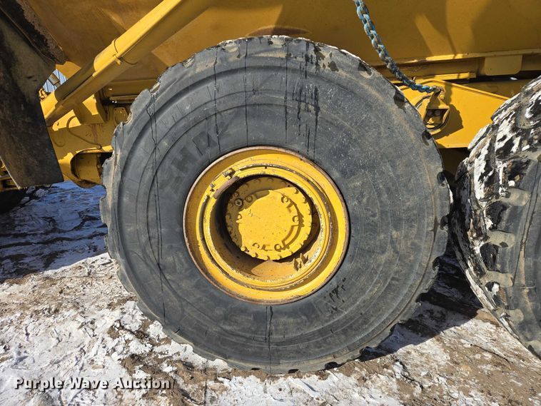 image for item EB1273 2000 Caterpillar D400EII articulated haul truck