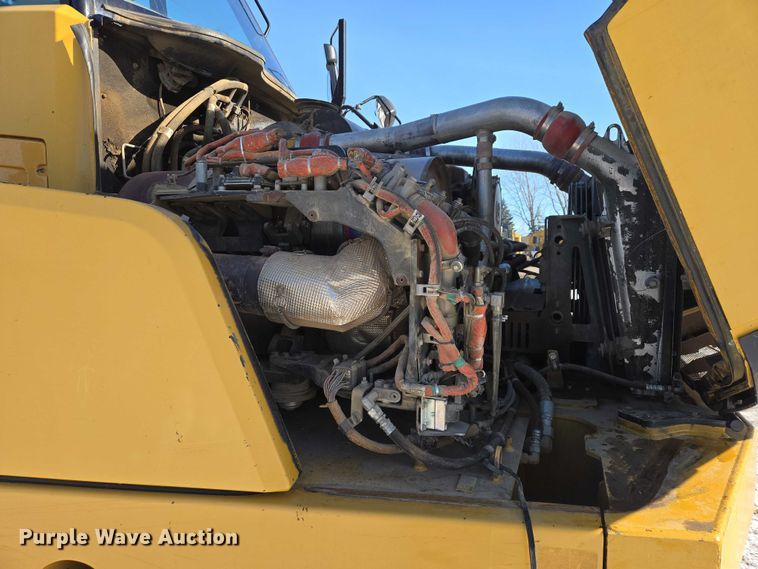 image for item EB1274 2014 Caterpillar 740B articulated haul truck