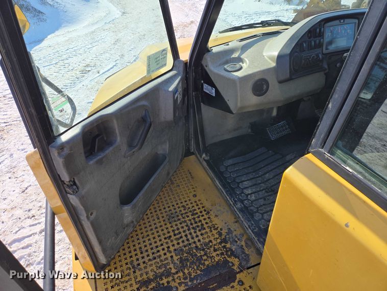 image for item EB1275 2015 Caterpillar 740B articulated haul truck