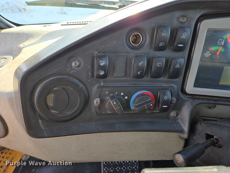 image for item EB1275 2015 Caterpillar 740B articulated haul truck