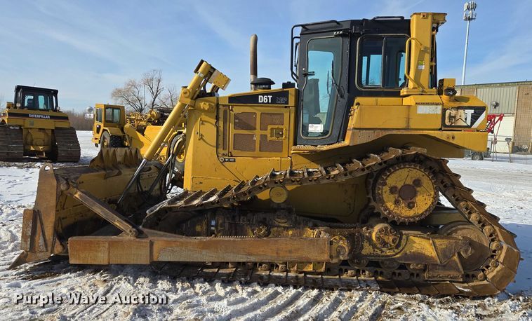 image for item EB1276 Caterpillar D6T LGP dozer